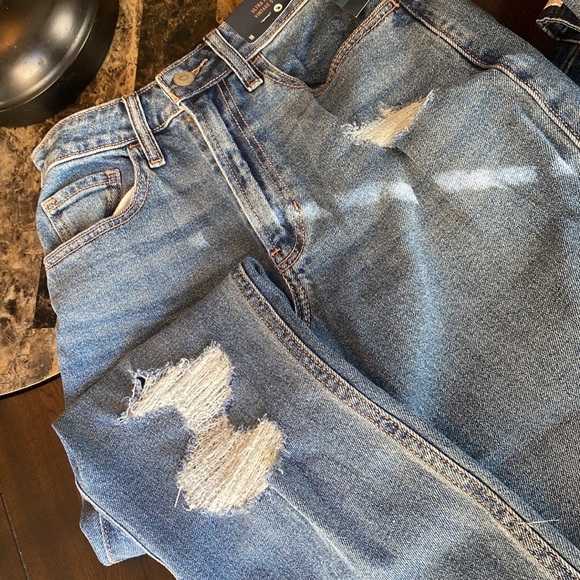 Hollisters jeans - Picture 2 of 3